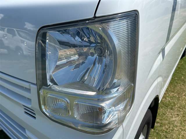 Mitsubishi Minicab Van 12