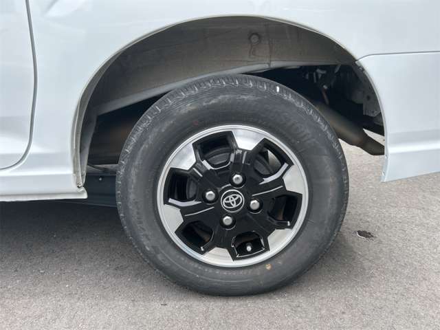 Toyota Pixis Van 11