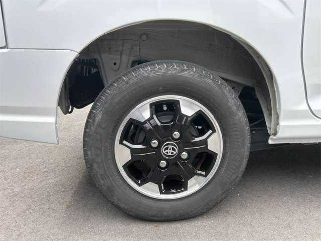 Toyota Pixis Van 12