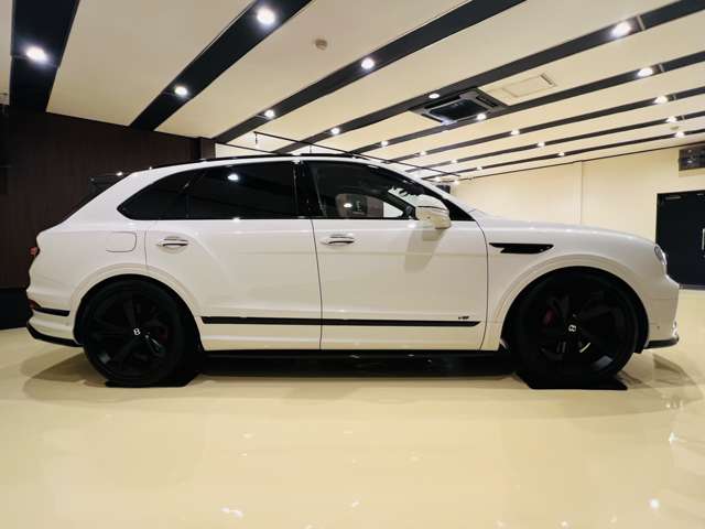 Bentley Bentayga 10
