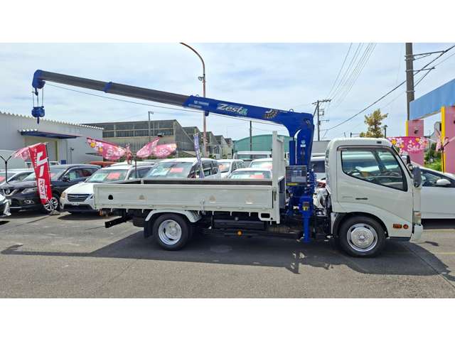 Hino Dutro 11