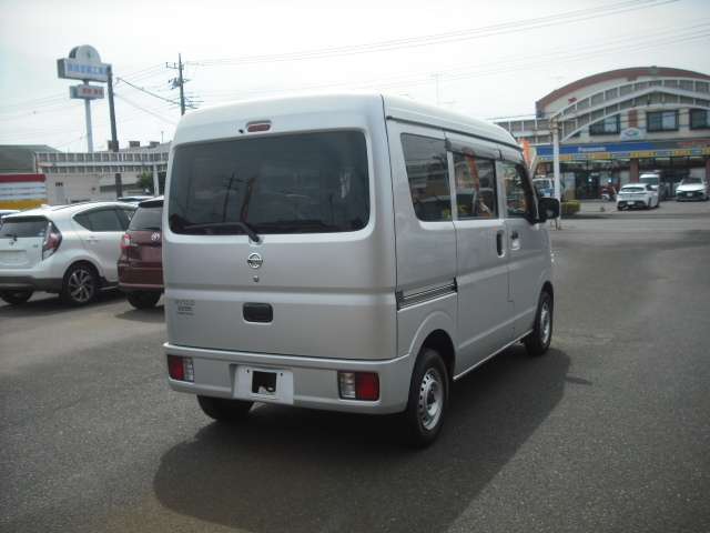 Nissan NV100 Clipper 11