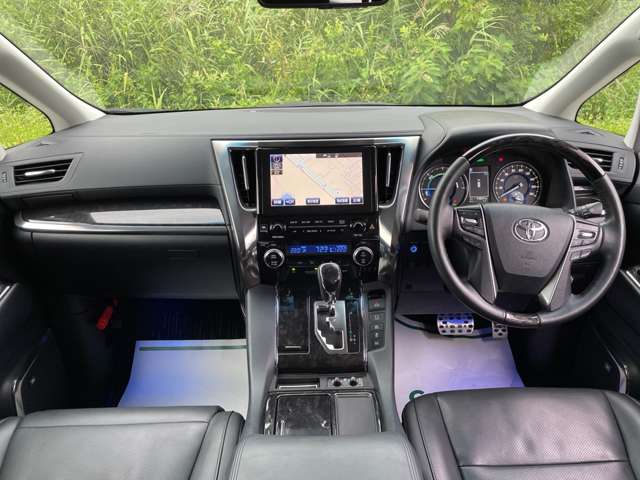 Toyota Alphard 2