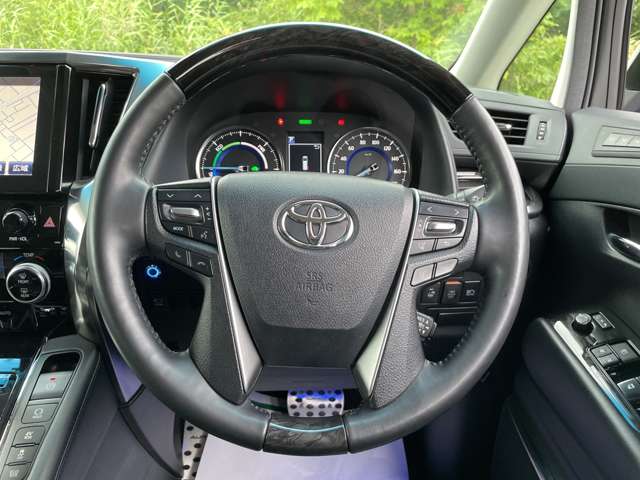 Toyota Alphard 4