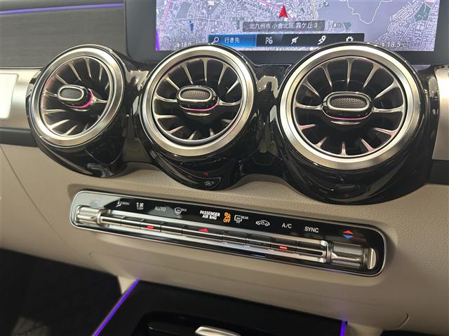 Mercedes-Benz GLB 11