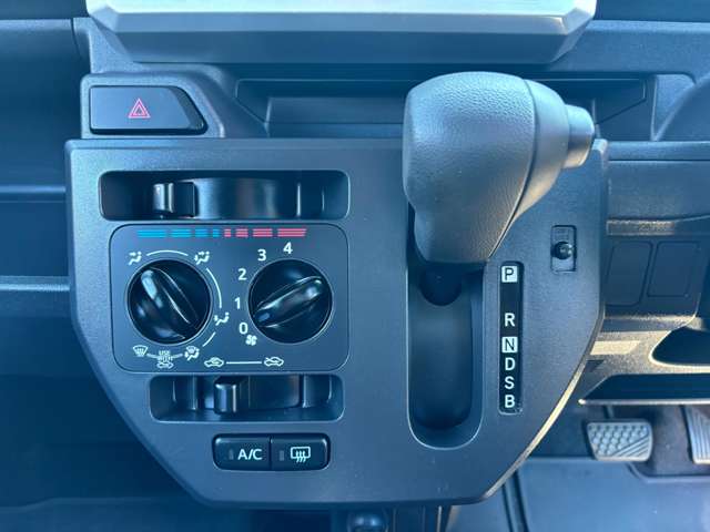 Daihatsu ハイゼットキャディー 7