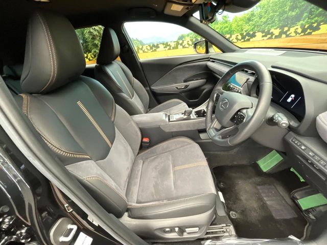 Lexus LBX 8