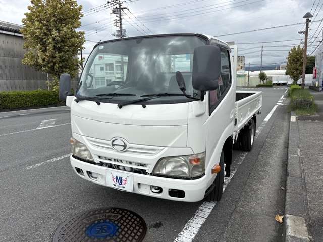 Hino Dutro 3