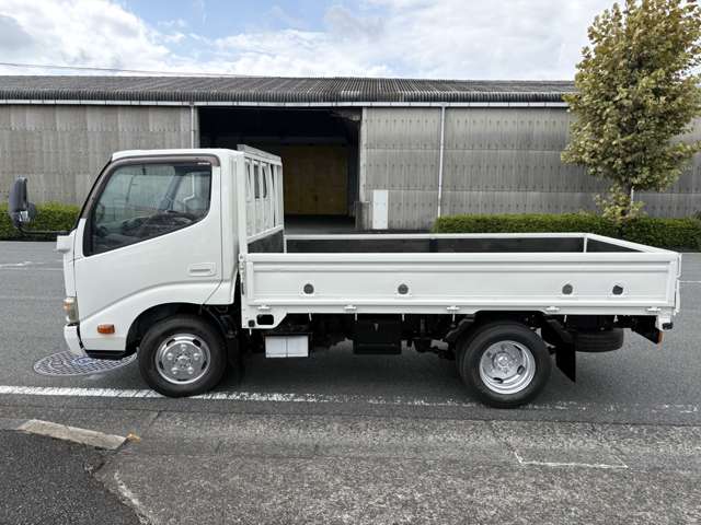 Hino Dutro 4