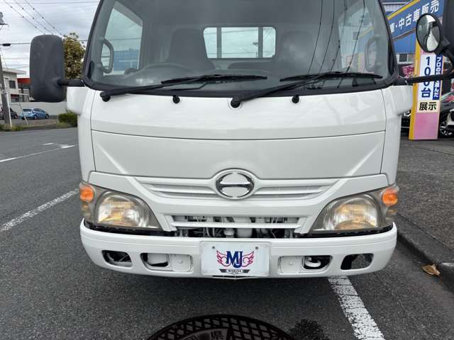 Hino Dutro 9