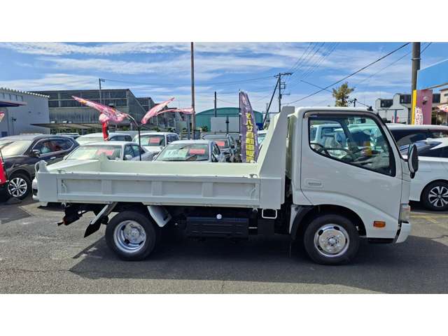 Hino Dutro 11