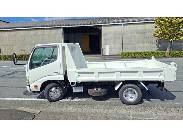 Hino Dutro 10