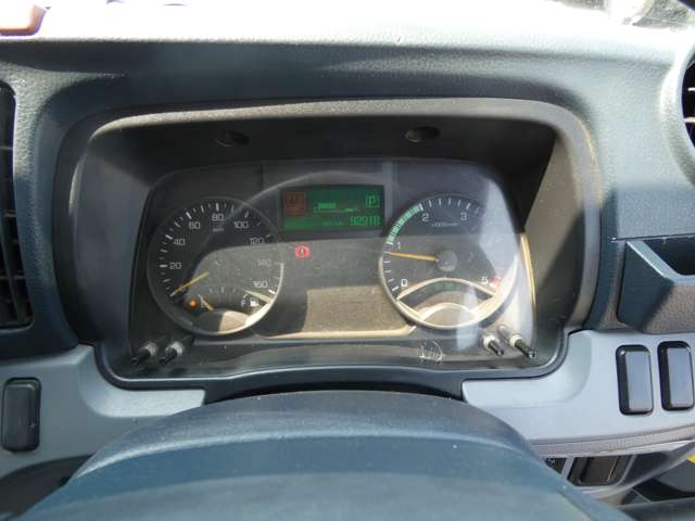Mitsubishi Fuso Canter 13