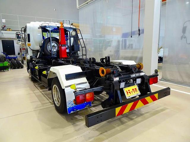 Isuzu Forward 4