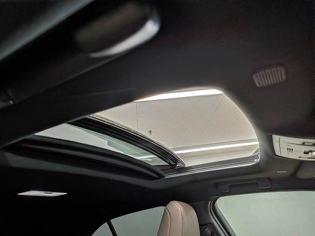 Lexus UX 5