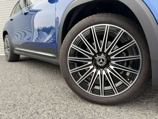 Mercedes-Benz GLB 12