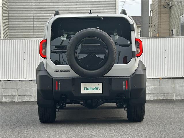 Toyota Land Cruiser FJ 8
