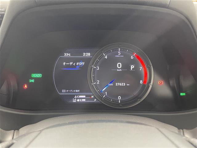 Lexus UX 12