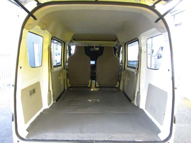 Nissan NV100 Clipper 10