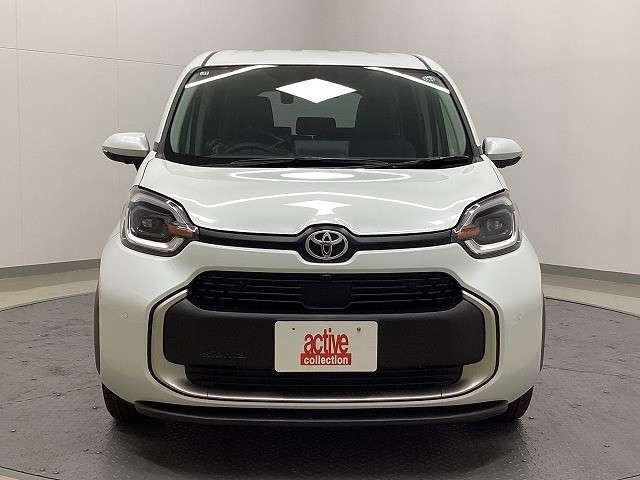 Toyota Sienta 6