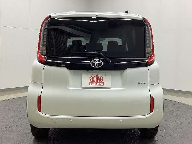 Toyota Sienta 10
