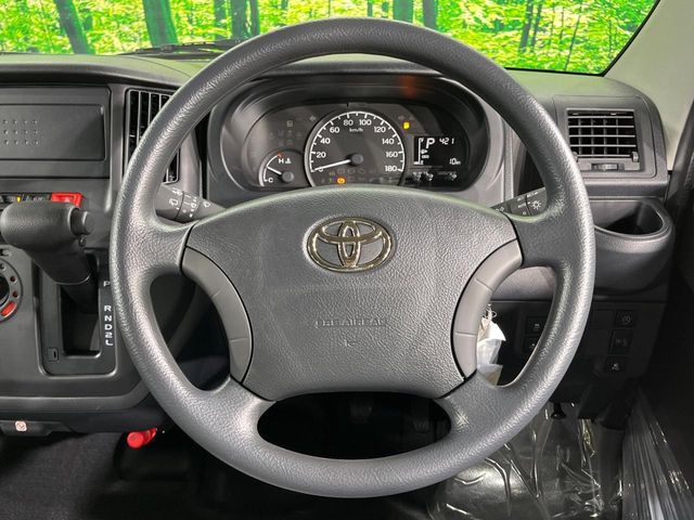 Toyota Town Ace Van 11