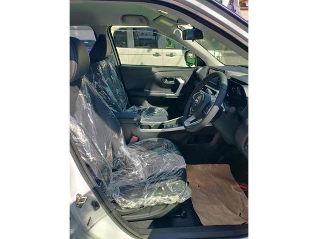 Daihatsu Rocky 11