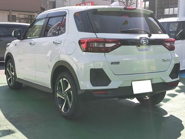 Daihatsu Rocky 4