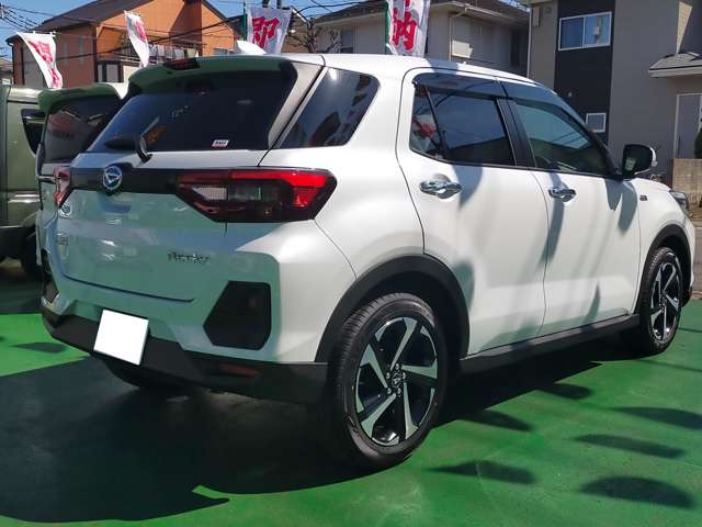 Daihatsu Rocky 6