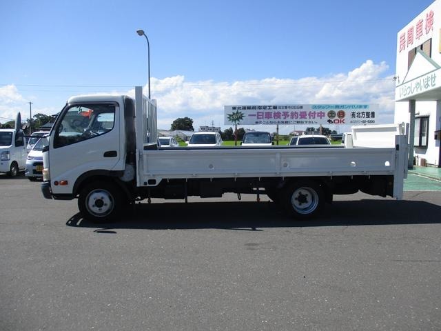 Hino Dutro 4