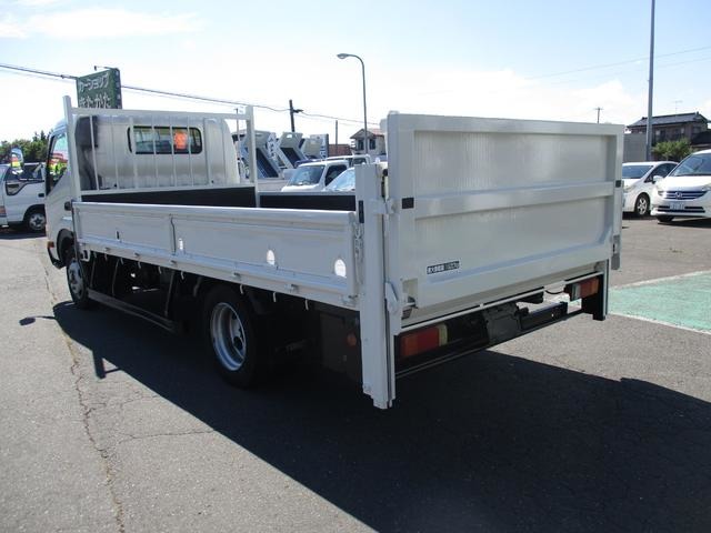 Hino Dutro 5