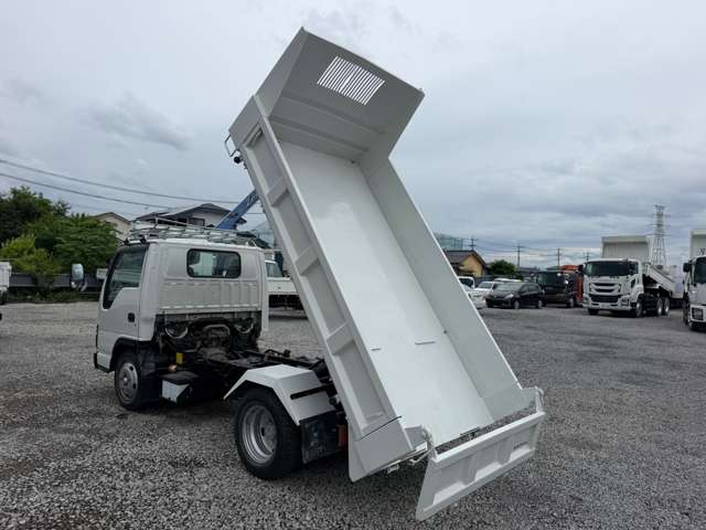 Isuzu Elf 10