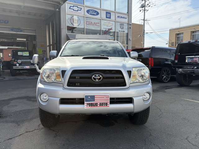 Toyota Tacoma 2