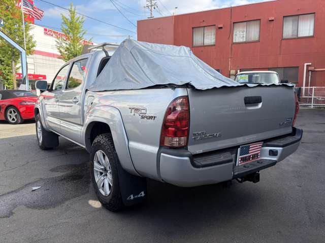 Toyota Tacoma 4