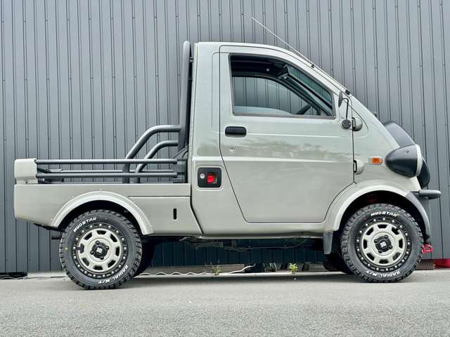 Daihatsu Midget II 9