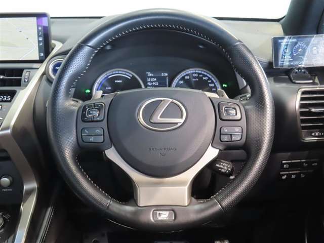 Lexus NX 7