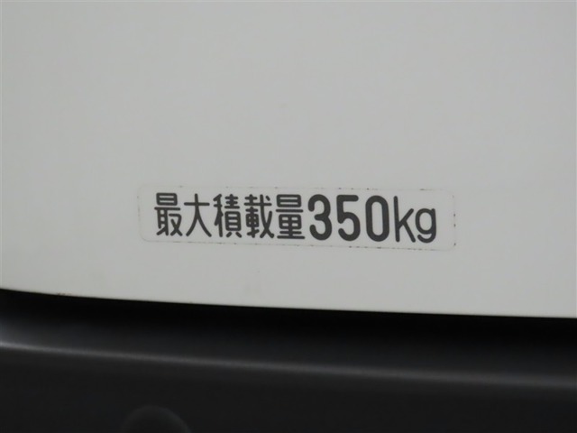 Daihatsu Hijet Cargo 4