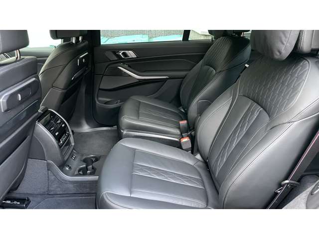 BMW X7 11