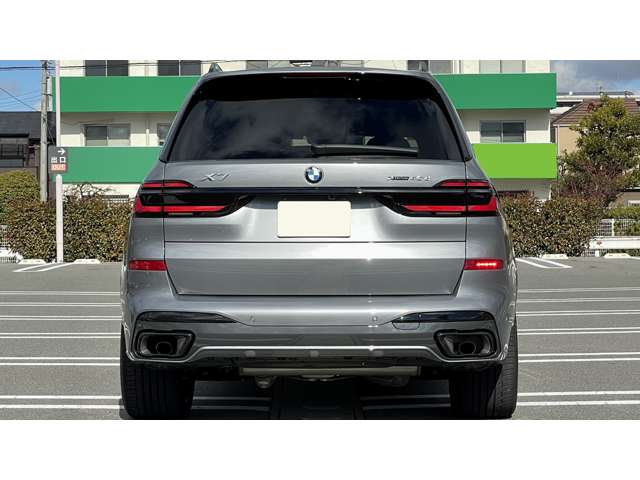 BMW X7 6