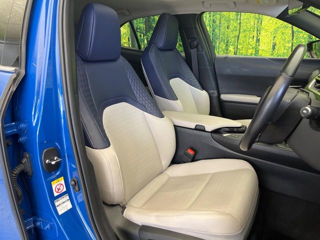 Lexus UX 8