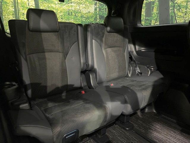 Toyota Alphard 9