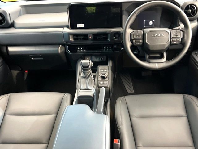 Toyota Land Cruiser FJ 2