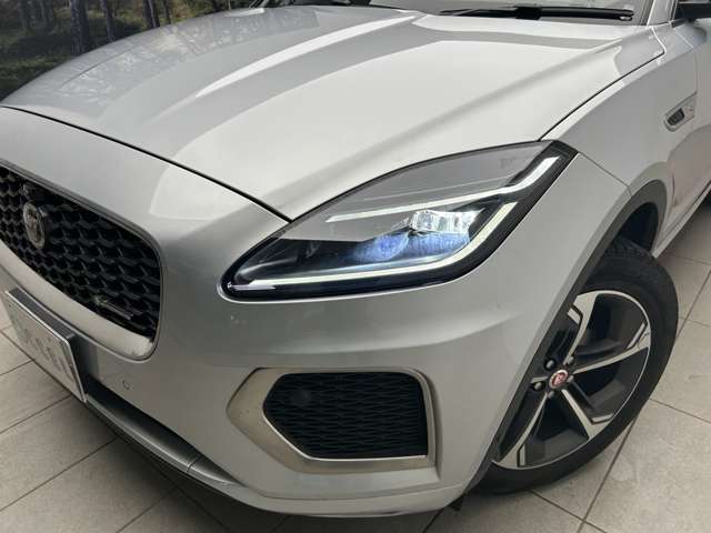 Jaguar E-Pace 4