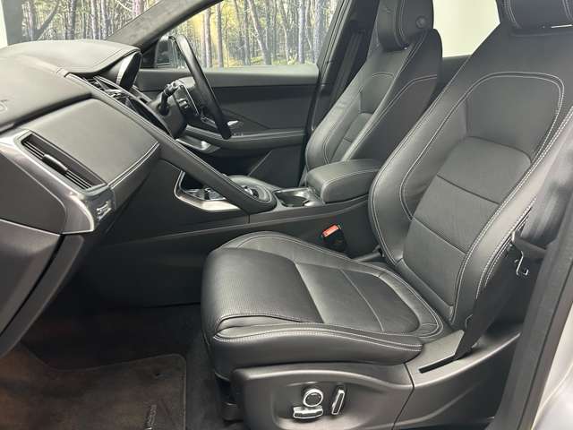 Jaguar E-Pace 5