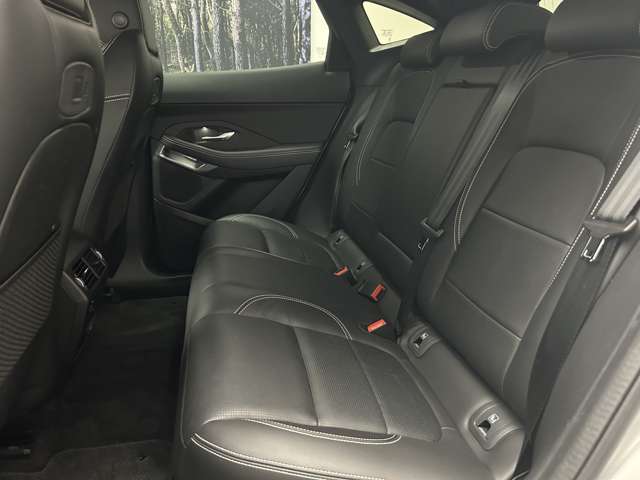 Jaguar E-Pace 6