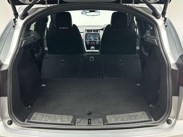 Jaguar E-Pace 8