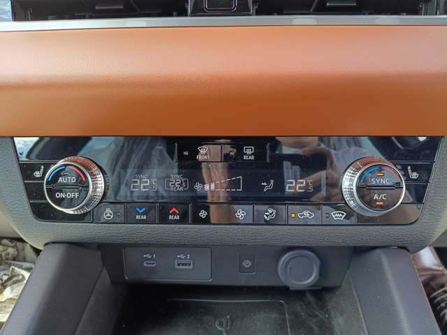 Mitsubishi Outlander 4
