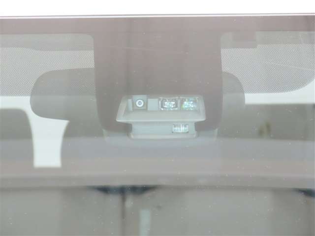Toyota Sienta 3