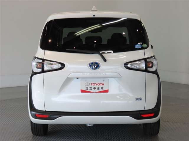 Toyota Sienta 7