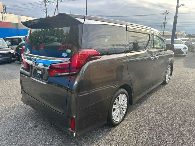 Toyota Alphard 8